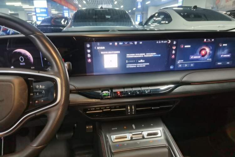 Used Lincoln Z 2024 2.0T Prestige Edition Audio And AC Panel