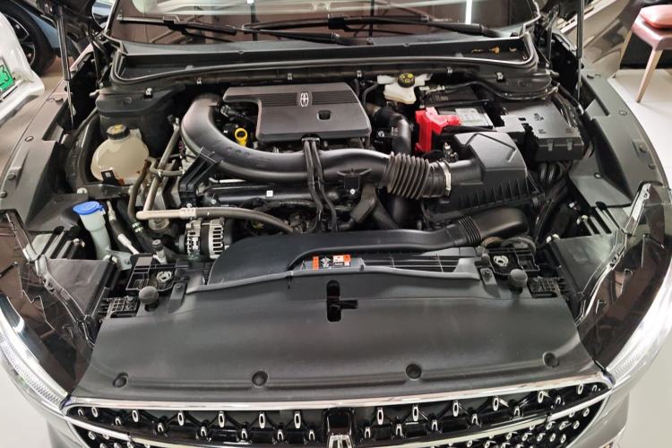 Used Lincoln Z 2024 2.0T Prestige Edition Engine Bay