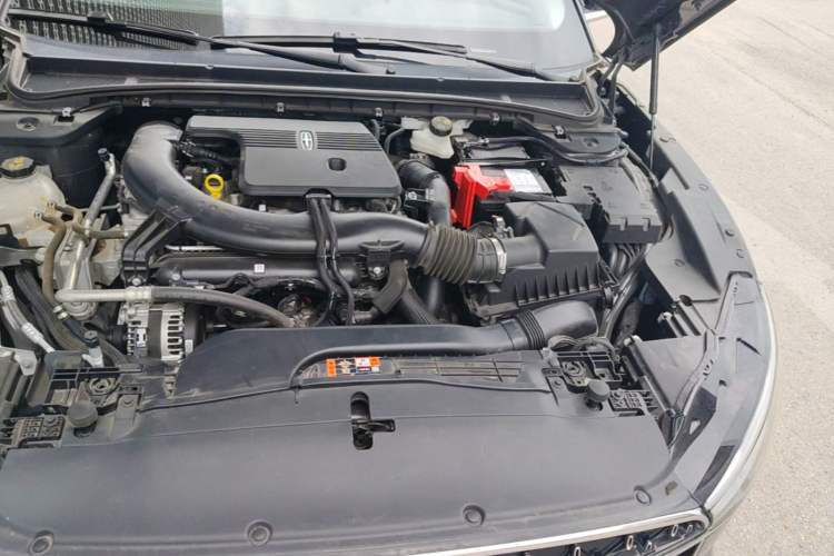 Used Lincoln Z 2024 2.0T Prestige Edition Engine Bay