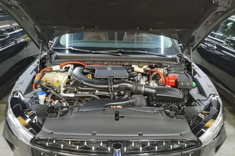 Used Lincoln Z 2024 2.0T Two-Wheel Drive Luxury Hybrid Version Engine Bay