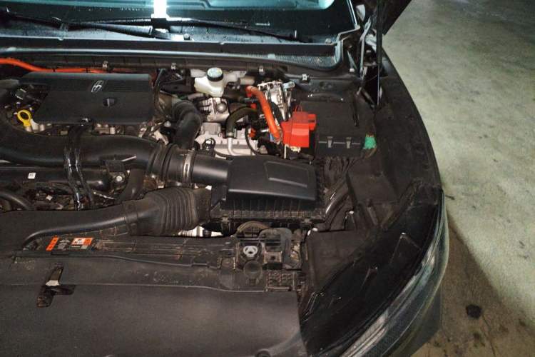 Used Lincoln Z 2024 2.0T Two-Wheel Drive Luxury Hybrid Version Engine Bay Left