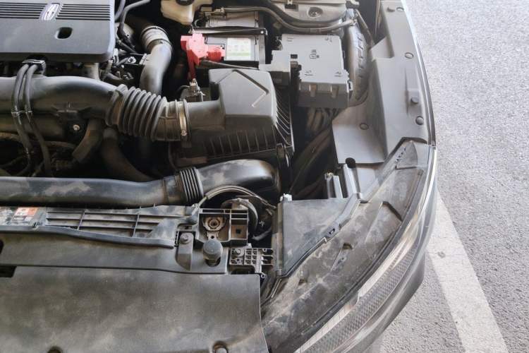 Used Lincoln Z 2024 2.0T Prestige Edition Engine Bay Left