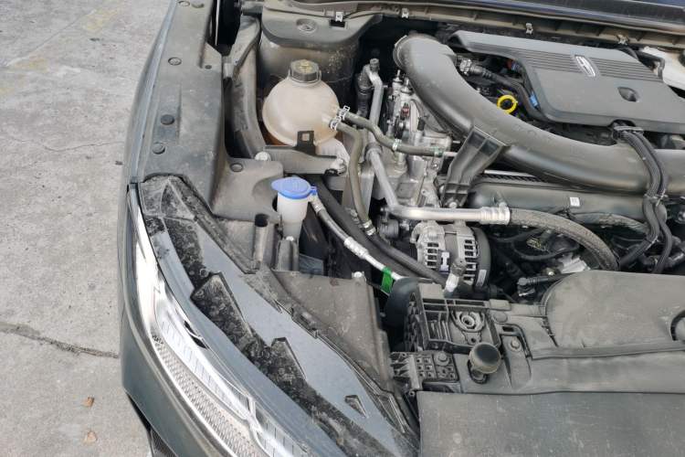 Used Lincoln Z 2024 2.0T Prestige Edition Engine Bay Right