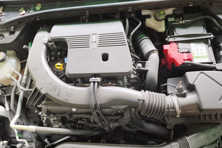 Used Lincoln Z 2024 2.0T Prestige Edition Engine Bay