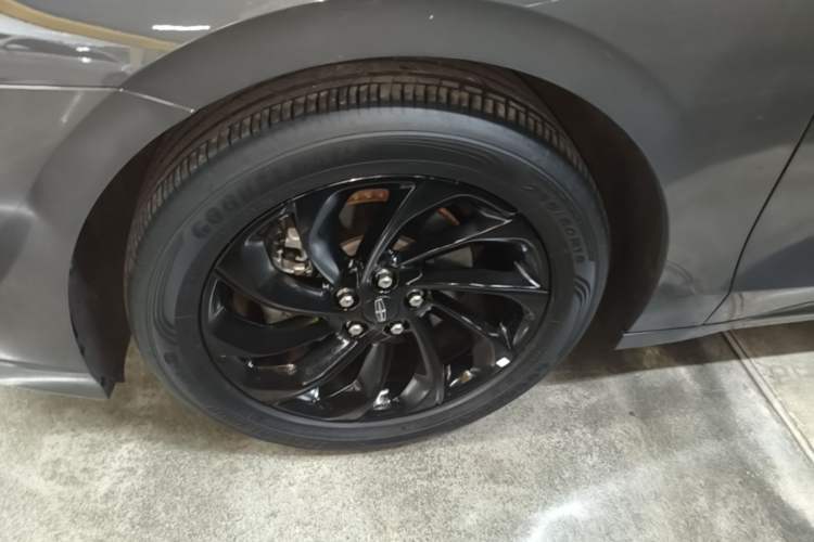 Used Lincoln Z 2024 2.0T Two-Wheel Drive Luxury Hybrid Version Exterior 4