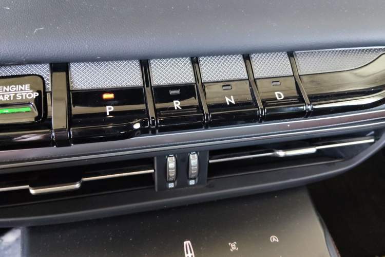 Used Lincoln Z 2024 2.0T Prestige Edition Gear Lever