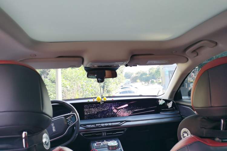 Used Lincoln Z 2024 2.0T Prestige Edition Headliner