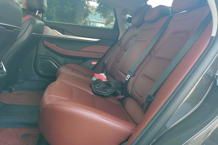 Used Lincoln Z 2024 2.0T Prestige Edition Left Rear Seat