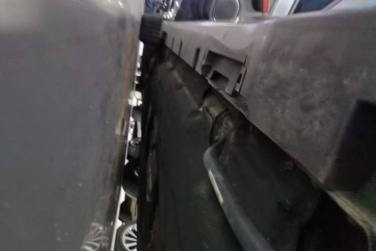 Used Lincoln Z 2024 2.0T Prestige Edition Left Side Sill
