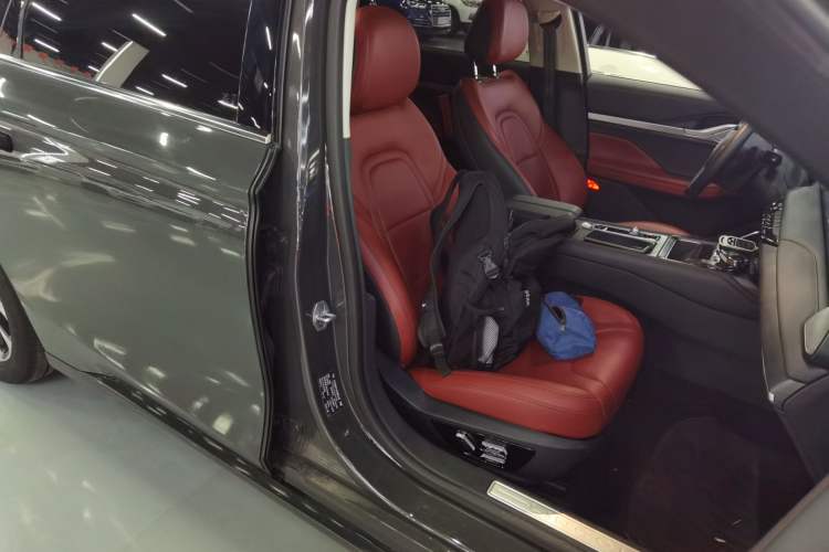 Used Lincoln Z 2024 2.0T Prestige Edition Right Front Seat