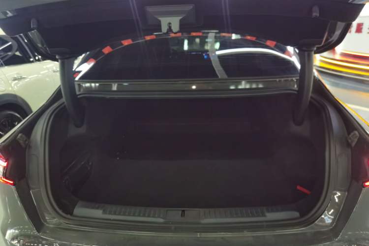 Used Lincoln Z 2024 2.0T Prestige Edition Trunk