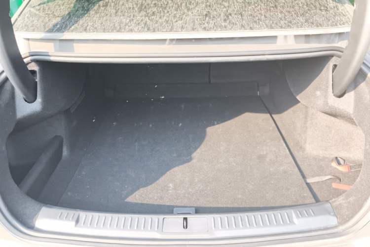 Used Lincoln Z 2024 2.0T Prestige Edition Trunk