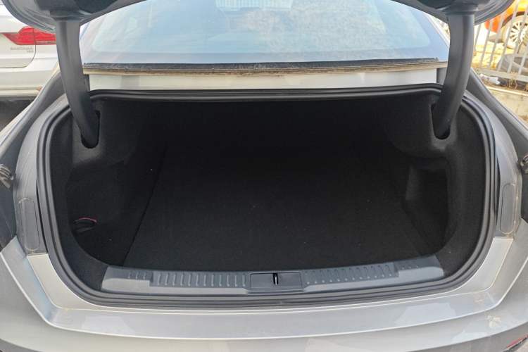 Used Lincoln Z 2024 2.0T Two-Wheel Drive Luxury Hybrid Version Trunk