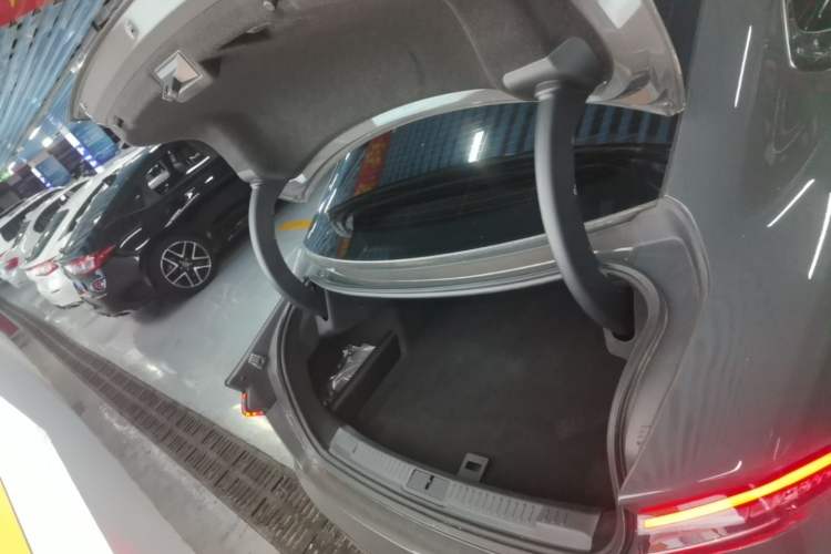 Used Lincoln Z 2024 2.0T Prestige Edition Trunk