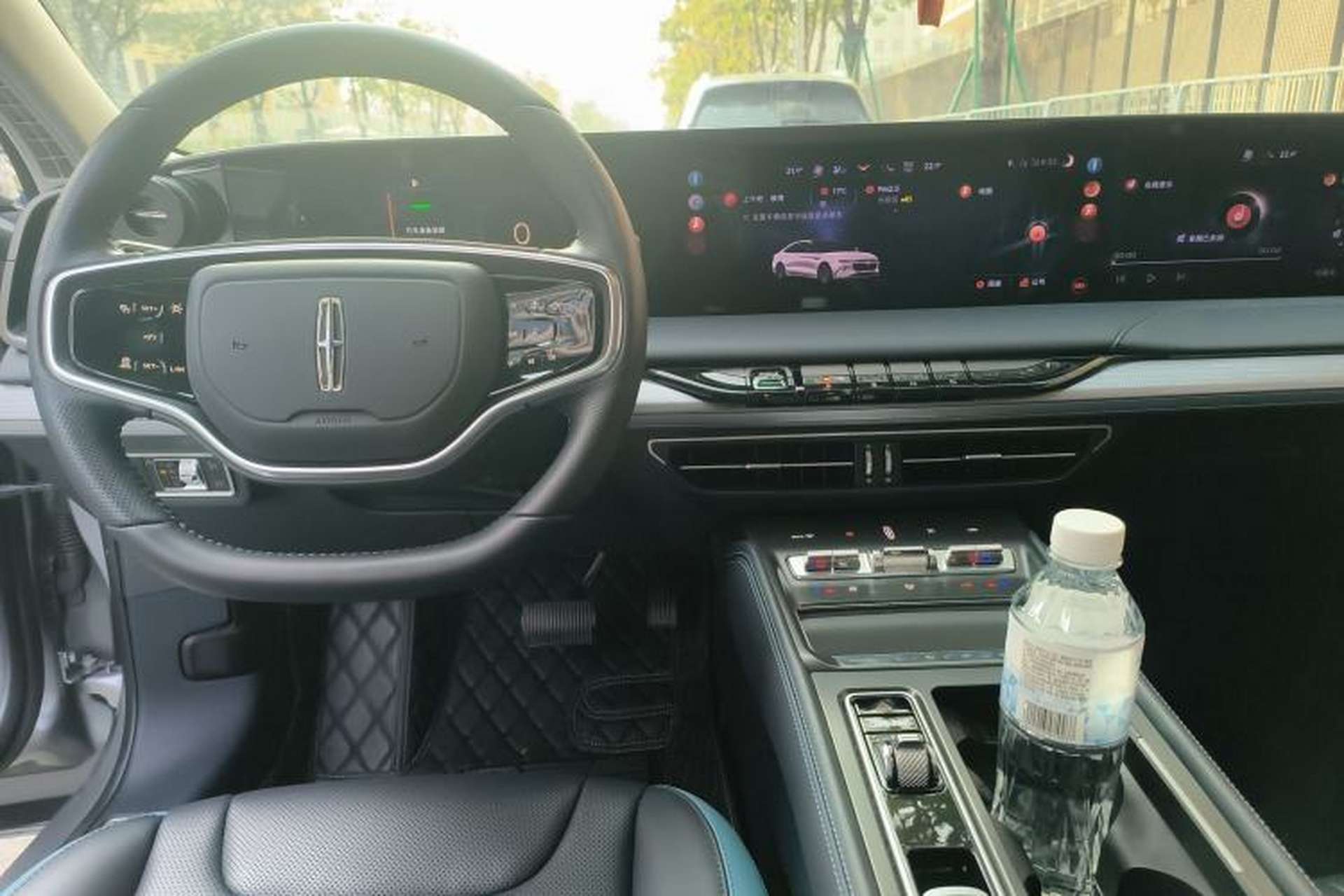 Used Lincoln Z 2024 2.0T Two-Wheel Drive Luxury Hybrid Version Center Console