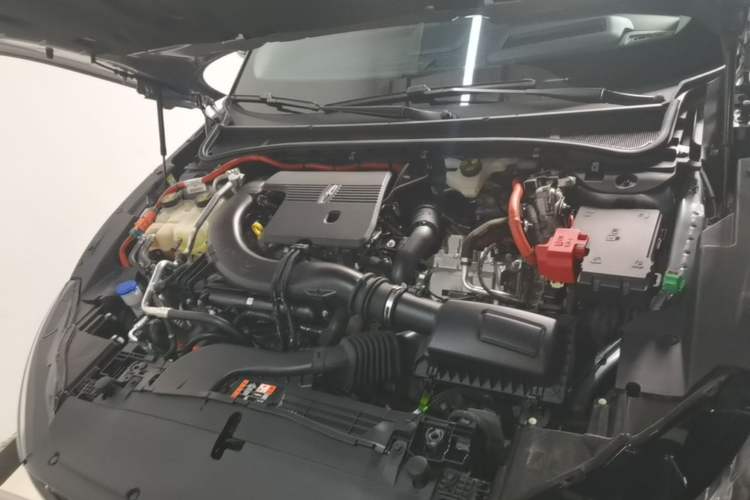 Used Lincoln Z 2024 2.0T Two-Wheel Drive Prestige Hybrid Version Engine Bay
