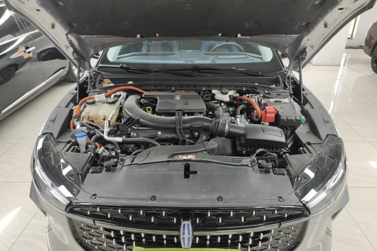 Used Lincoln Z 2024 2.0T Two-Wheel Drive Prestige Hybrid Version Engine Bay