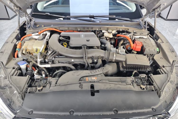 Used Lincoln Z 2024 2.0T Two-Wheel Drive Prestige Hybrid Version Engine Bay