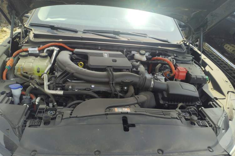 Used Lincoln Z 2024 2.0T Two-Wheel Drive Luxury Hybrid Version Engine Bay