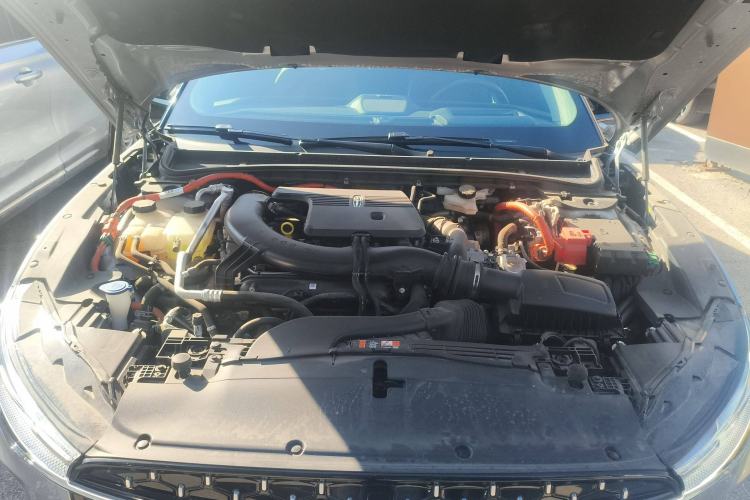 Used Lincoln Z 2024 2.0T Two-Wheel Drive Prestige Hybrid Version Engine Bay