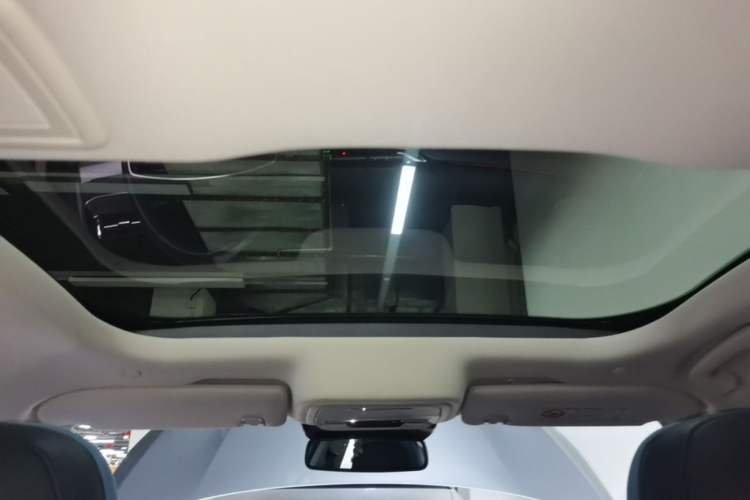 Used Lincoln Z 2024 2.0T Two-Wheel Drive Prestige Hybrid Version Headliner