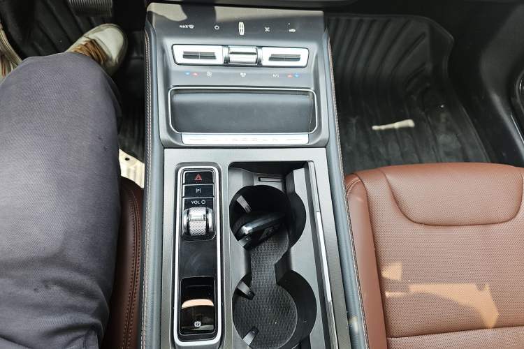 Used Lincoln Z 2024 2.0T Two-Wheel Drive Luxury Hybrid Version Interior 1