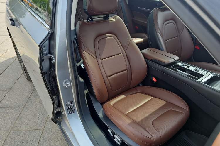 Used Lincoln Z 2024 2.0T Two-Wheel Drive Luxury Hybrid Version Right Front Seat