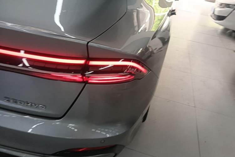 Used Lincoln Z 2024 2.0T Two-Wheel Drive Luxury Hybrid Version Right Rear Taillight