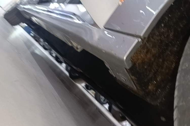 Used Lincoln Z 2024 2.0T Two-Wheel Drive Luxury Hybrid Version Right Side Sill