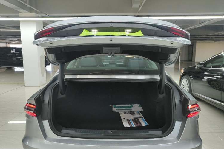 Used Lincoln Z 2024 2.0T Two-Wheel Drive Prestige Hybrid Version Trunk