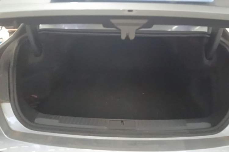 Used Lincoln Z 2024 2.0T Two-Wheel Drive Luxury Hybrid Version Trunk