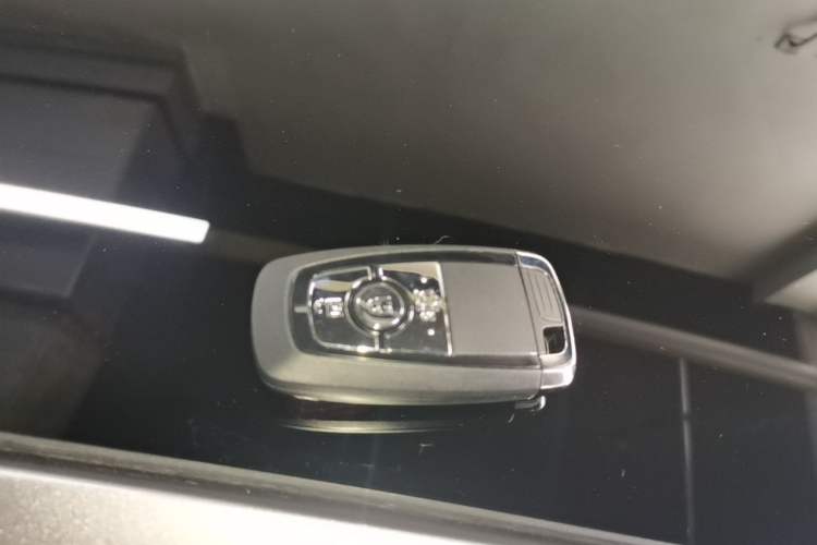 Used Lincoln Z 2024 2.0T Two-Wheel Drive Prestige Hybrid Version Vehicle Key