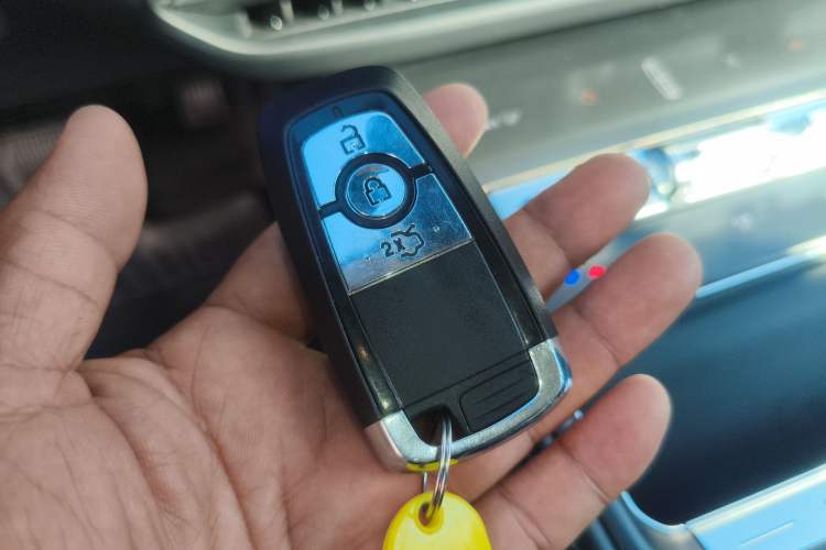 Used Lincoln Z 2024 2.0T Two-Wheel Drive Prestige Hybrid Version Vehicle Key