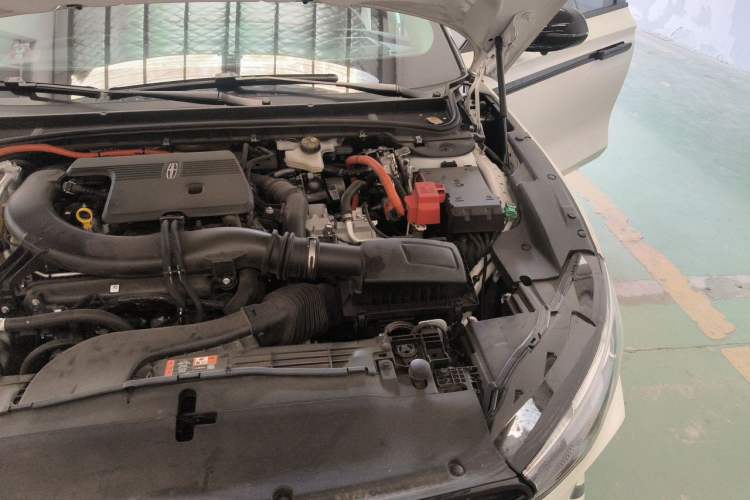 Used Lincoln Z 2024 2.0T Two-Wheel Drive Luxury Hybrid Version Engine Bay Left
