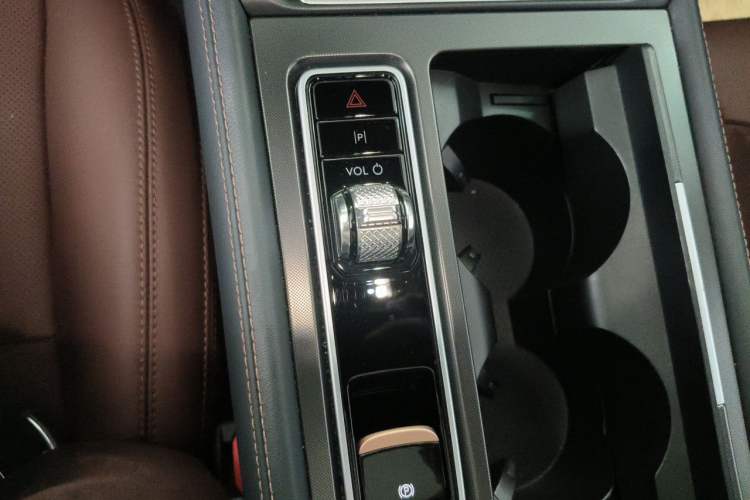 Used Lincoln Z 2024 2.0T Two-Wheel Drive Luxury Hybrid Version Gear Lever