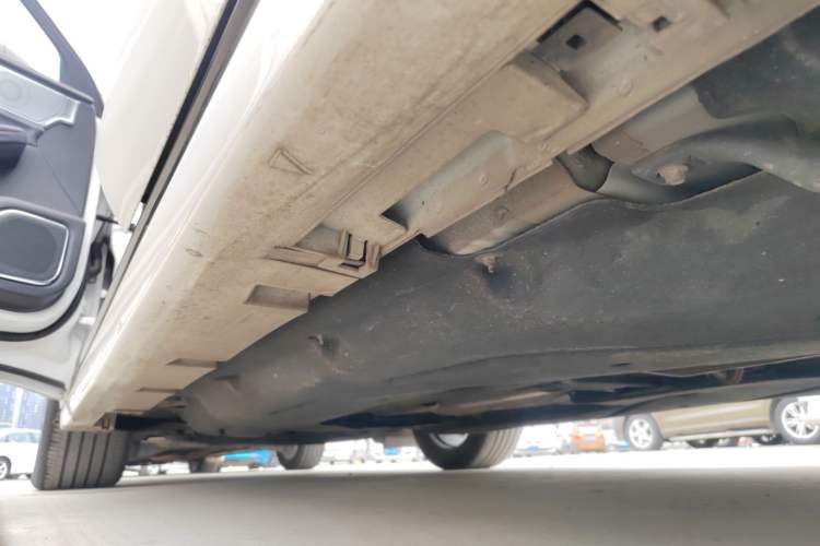 Used Lincoln Z 2024 2.0T Prestige Edition Left Side Sill