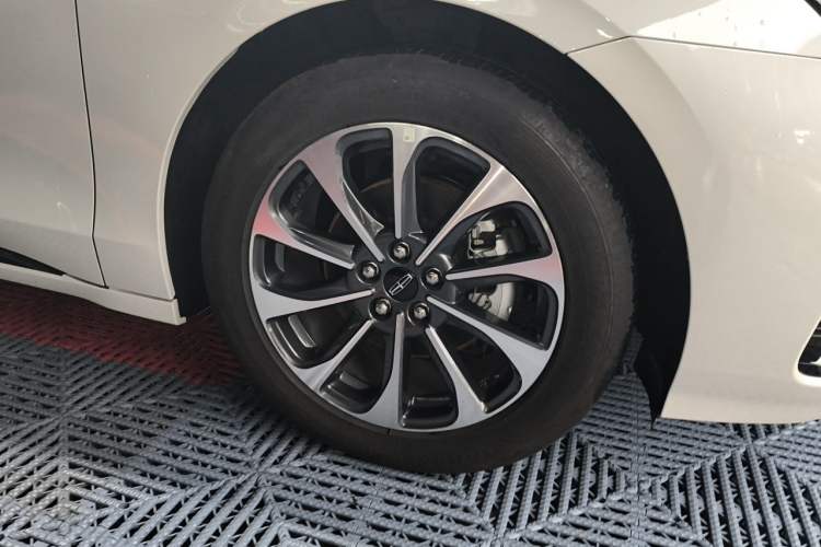 Used Lincoln Z 2024 2.0T Prestige Edition Right Front Wheel Hub
