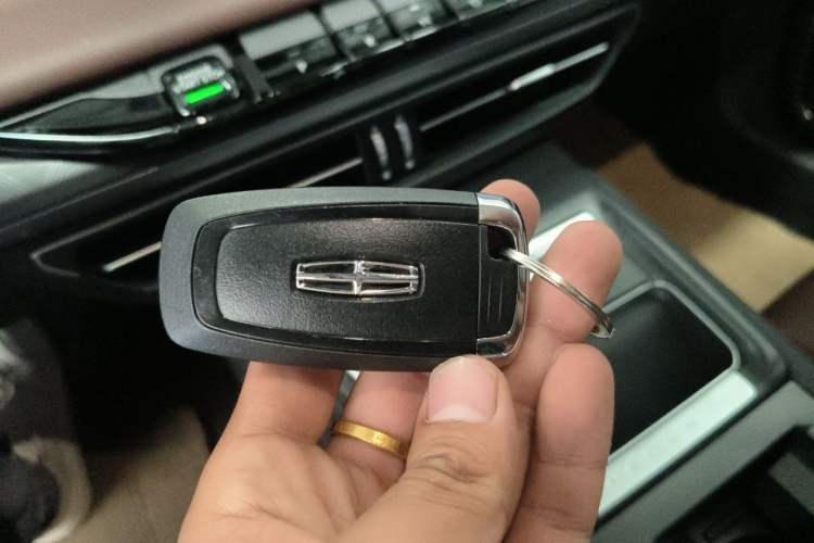 Used Lincoln Z 2024 2.0T Two-Wheel Drive Luxury Hybrid Version Vehicle Key