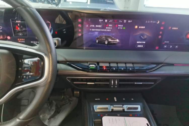 Used Lincoln Z 2025 2.0T Prestige Edition Audio And AC Panel