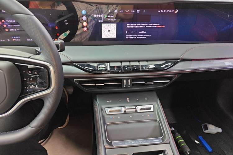 Used Lincoln Z 2025 2.0T Prestige Edition Audio And AC Panel