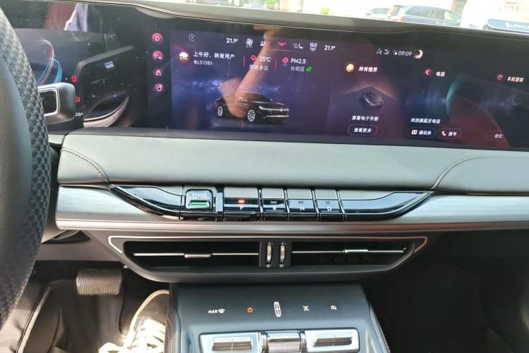 Used Lincoln Z 2025 2.0T Luxury Edition Audio And AC Panel