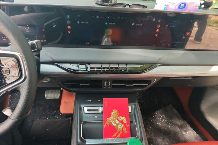 Used Lincoln Z 2025 2.0T Prestige Edition Audio And AC Panel