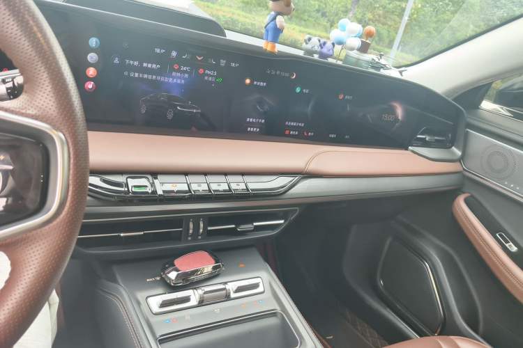 Used Lincoln Z 2025 2.0T Prestige Hybrid Edition Audio And AC Panel