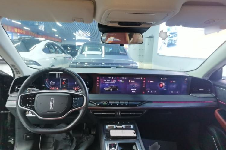 Used Lincoln Z 2025 2.0T Prestige Edition Center Console