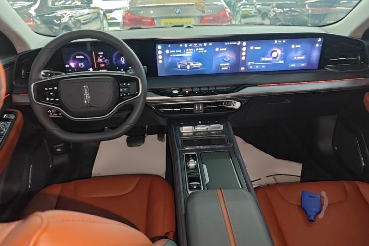 Used Lincoln Z 2025 2.0T Prestige Edition Center Console