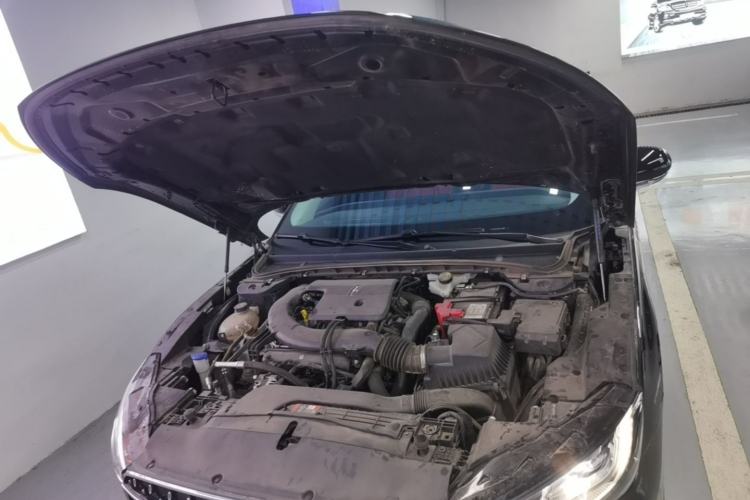 Used Lincoln Z 2025 2.0T Prestige Edition Engine Bay