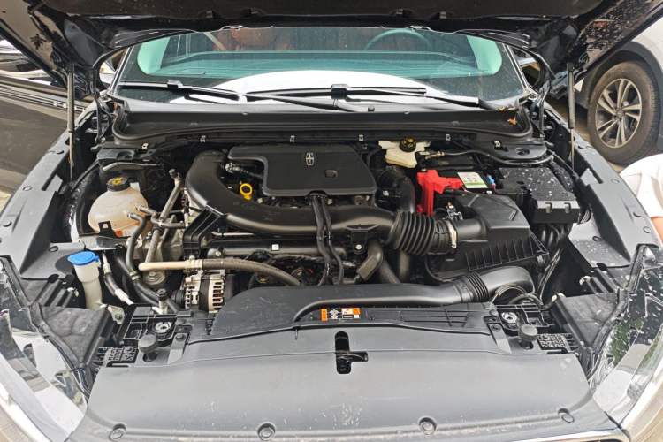 Used Lincoln Z 2025 2.0T Prestige Edition Engine Bay