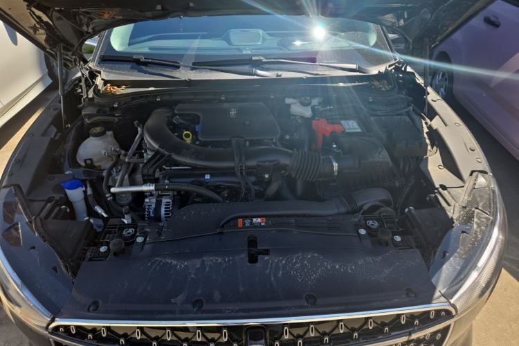 Used Lincoln Z 2025 2.0T Luxury Edition Engine Bay