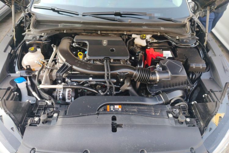 Used Lincoln Z 2025 2.0T Prestige Edition Engine Bay