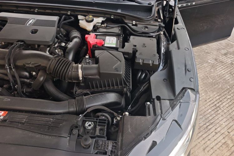Used Lincoln Z 2025 2.0T Luxury Edition Engine Bay Left
